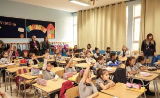 DEL PLUMÓN A LA INNOVACIÓN PIZARRAS INTERACTIVAS PARA NUESTRAS SALAS