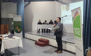 CONECTADOS CON LA REALIDAD